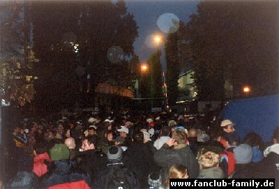 Gedrnge vorm Stadion beim Einla